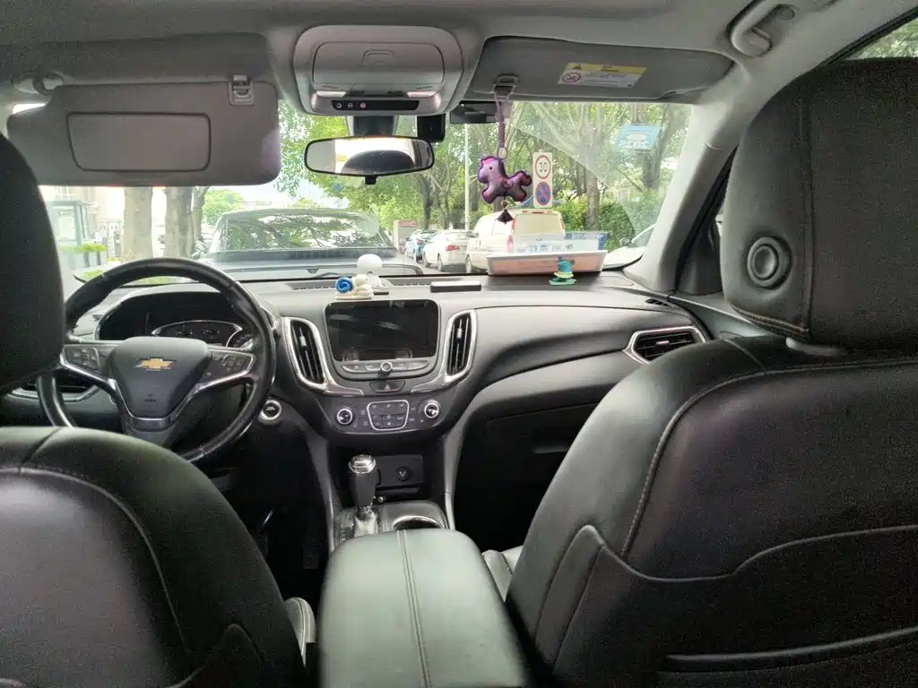 Chevrolet Equinox — миниатюра 14