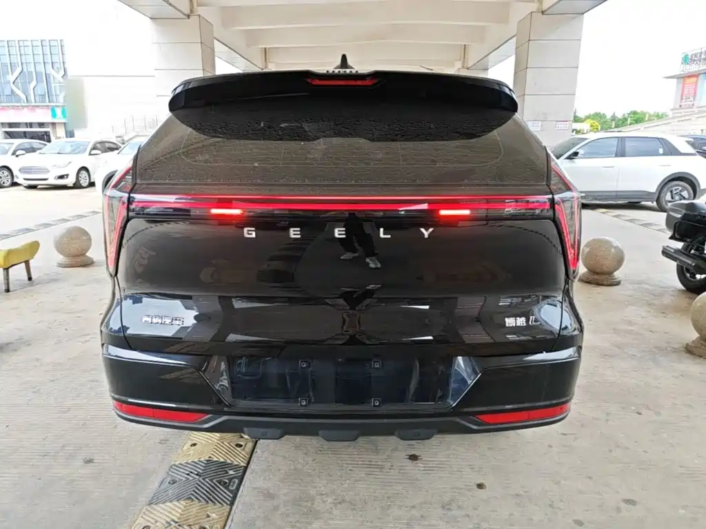 Geely Boyue L — миниатюра 6