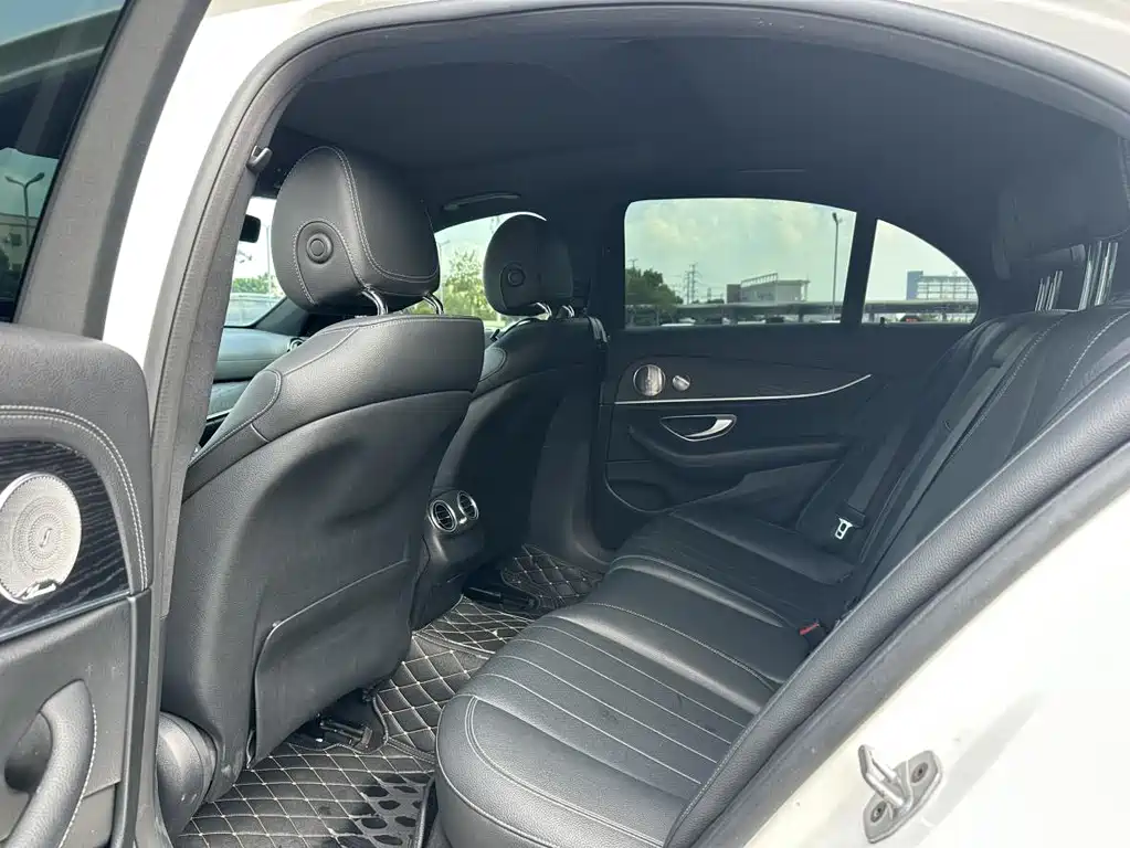 Mercedes-Benz E-Class (Import) — миниатюра 7