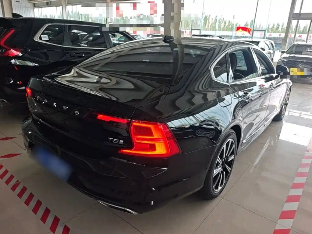 Volvo S90 — миниатюра 7