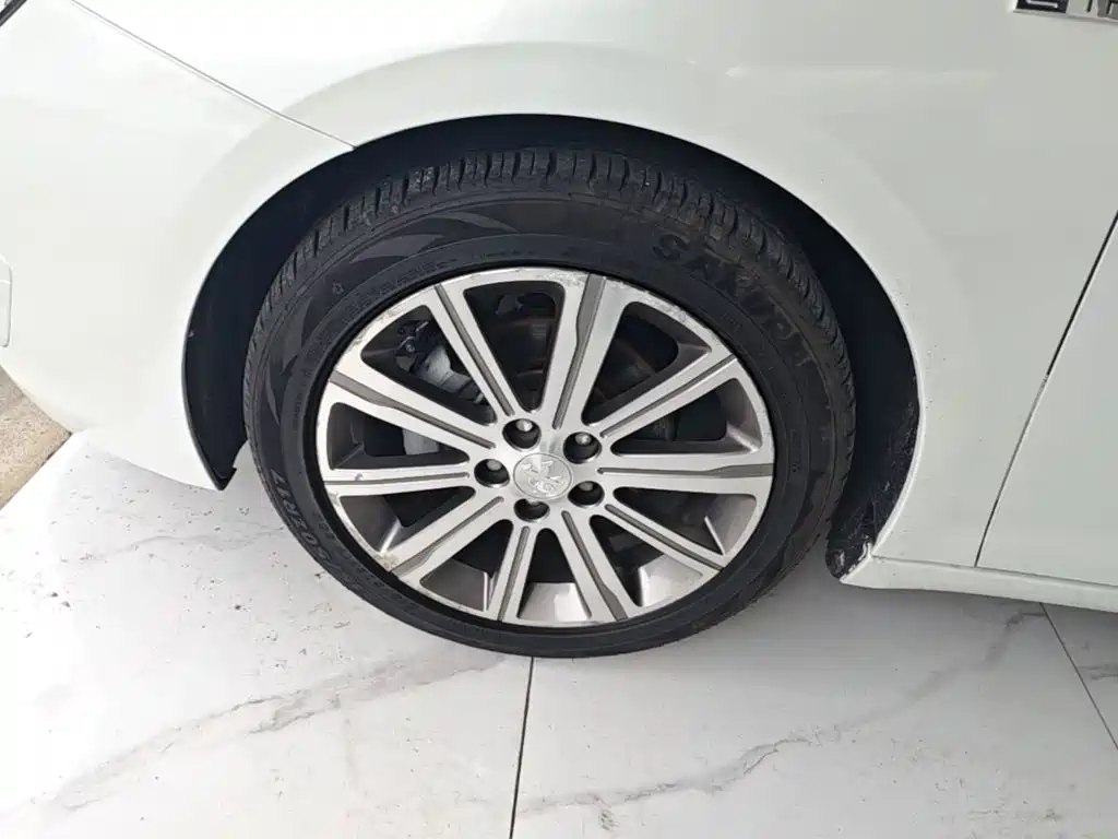 Peugeot 408 — миниатюра 23
