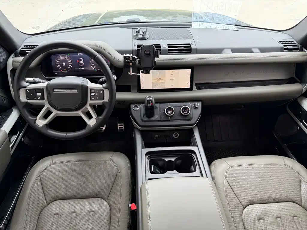 Land Rover Defender — миниатюра 10