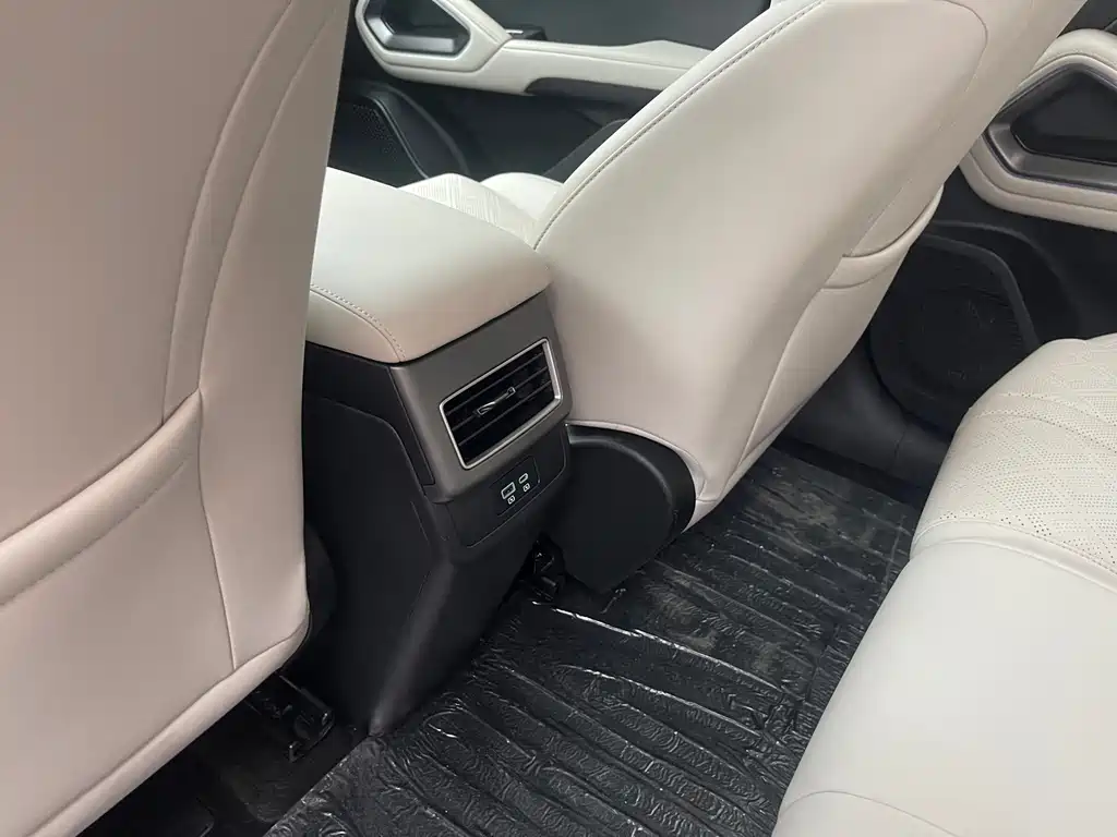 BYD Yuan UP — миниатюра 8