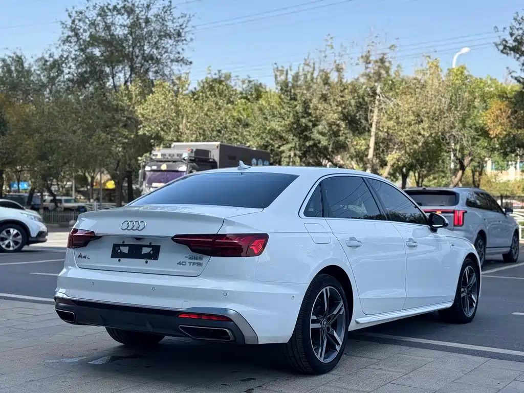 Audi A4L — миниатюра 12