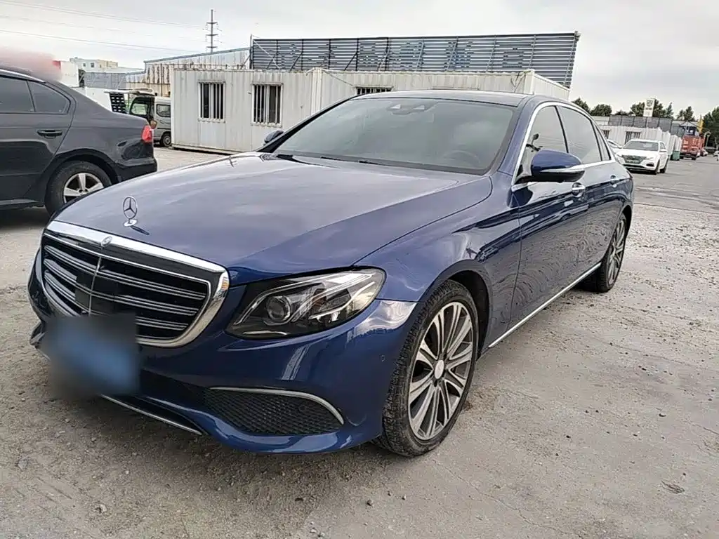 Mercedes-Benz E-Class — миниатюра 2