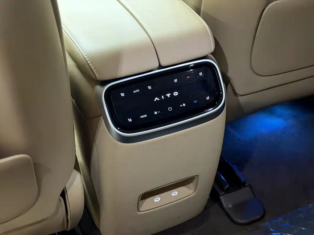 AITO AITO M7 — миниатюра 10