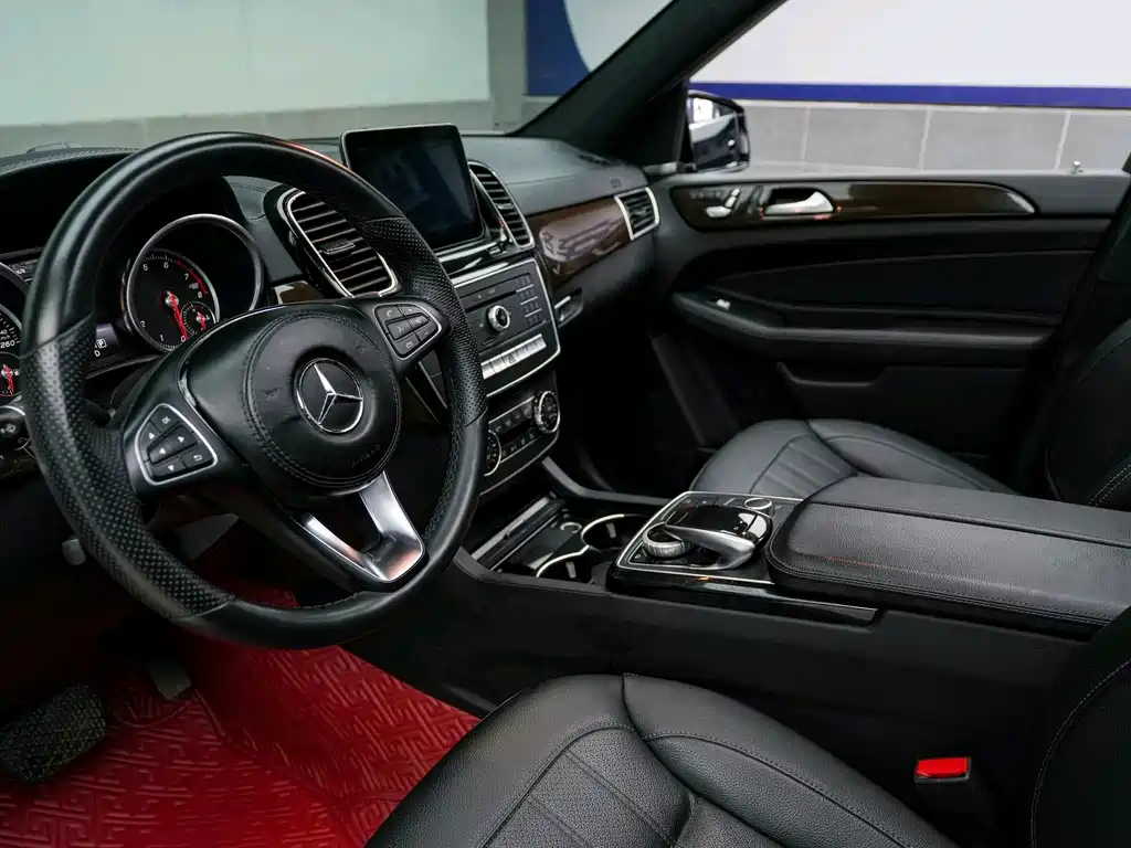 Mercedes-Benz GLS — миниатюра 9