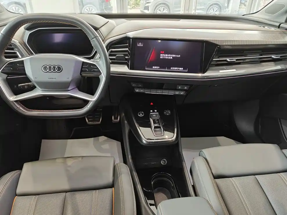 Audi Q4 e-tron — миниатюра 6