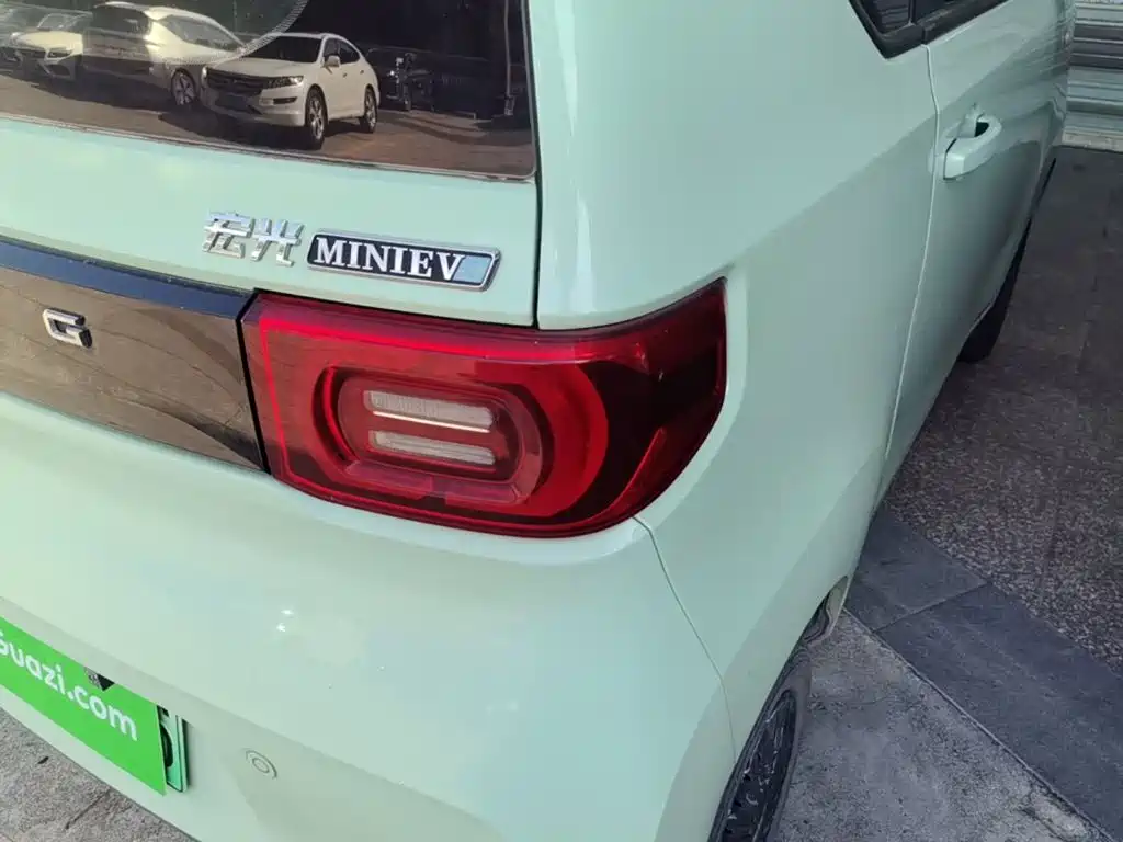 Wuling MINIEV — миниатюра 8
