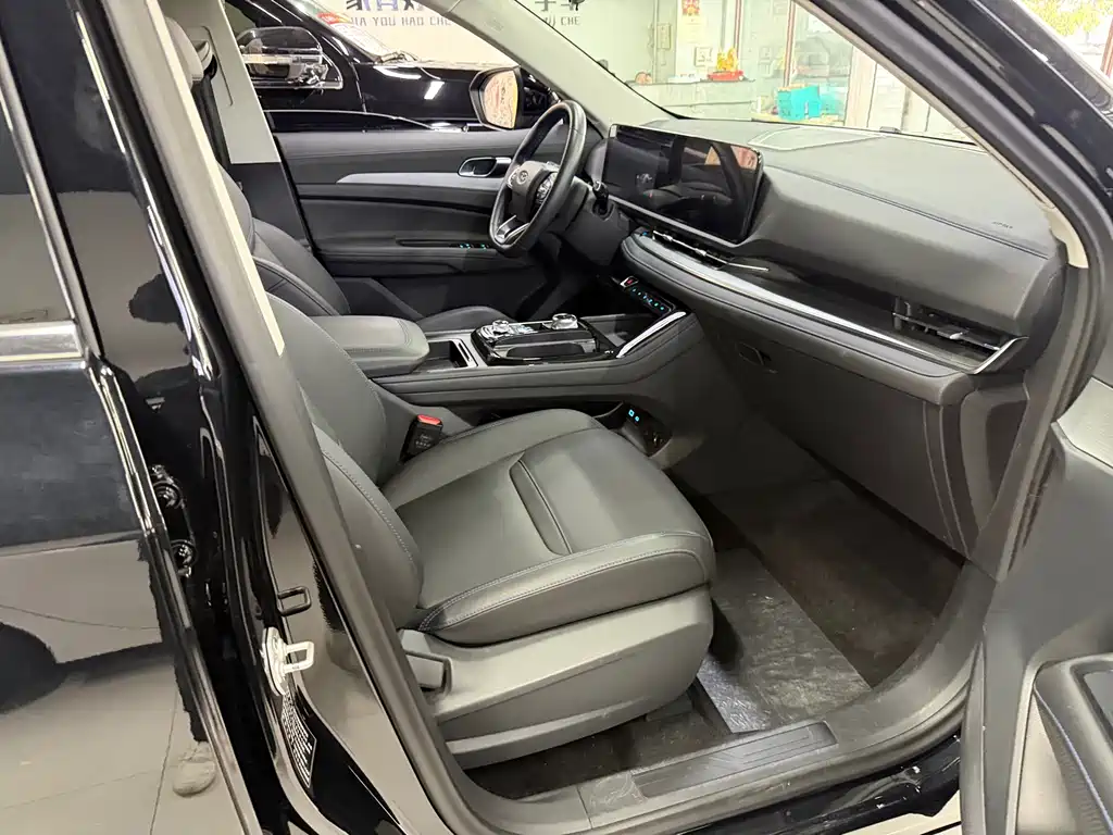 Ford Equator Sport — миниатюра 4