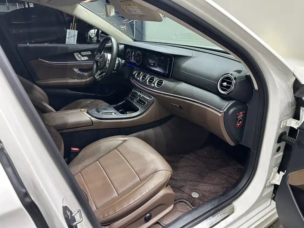 Mercedes-Benz E-Class — миниатюра 21