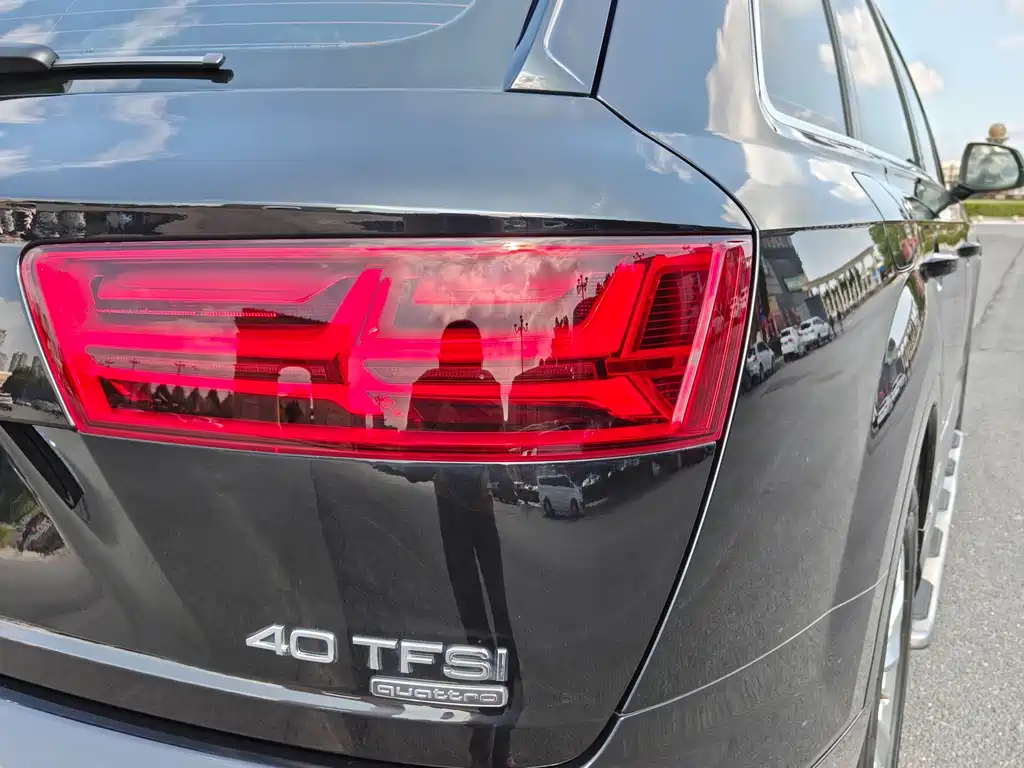 Audi Q7 — миниатюра 12