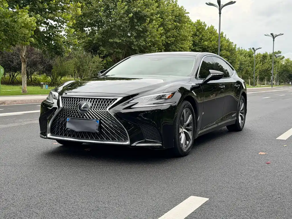 Lexus LS