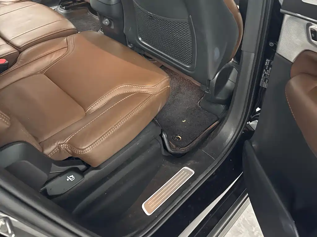 Volvo XC90 — миниатюра 8