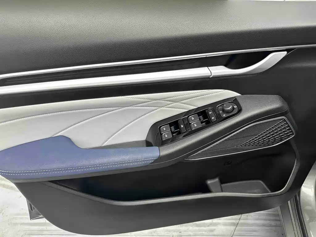 Geely Emgrand — миниатюра 10