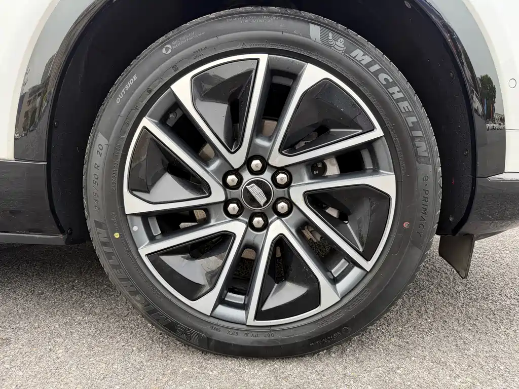 Cadillac IQ — миниатюра 20