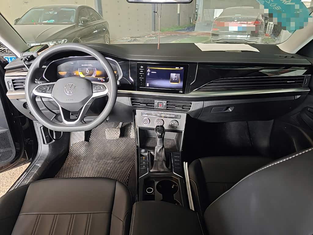 Volkswagen Passat 1.4 л 2025 г. Чёрный, пробег 48200 км