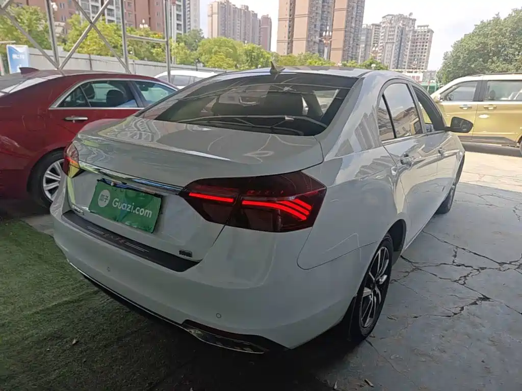 Geely Emgrand — миниатюра 7