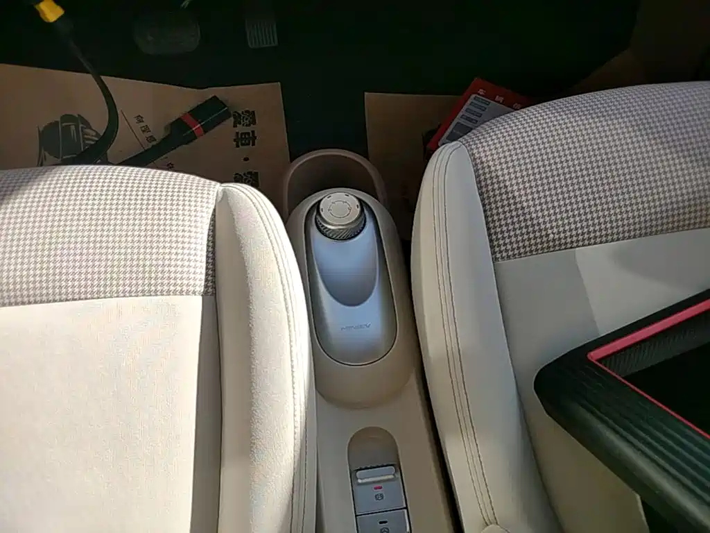 Wuling MINIEV — миниатюра 14