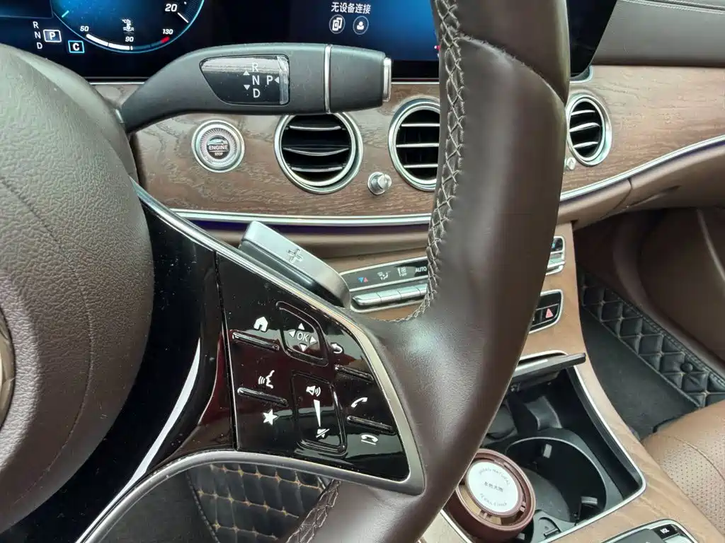 Mercedes-Benz E-Class — миниатюра 10