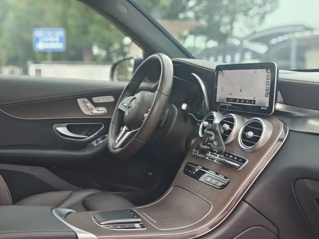 Mercedes-Benz GLC — миниатюра 10