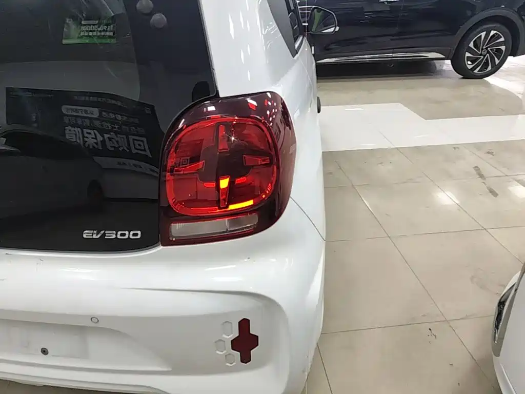 Roewe Clever — миниатюра 8