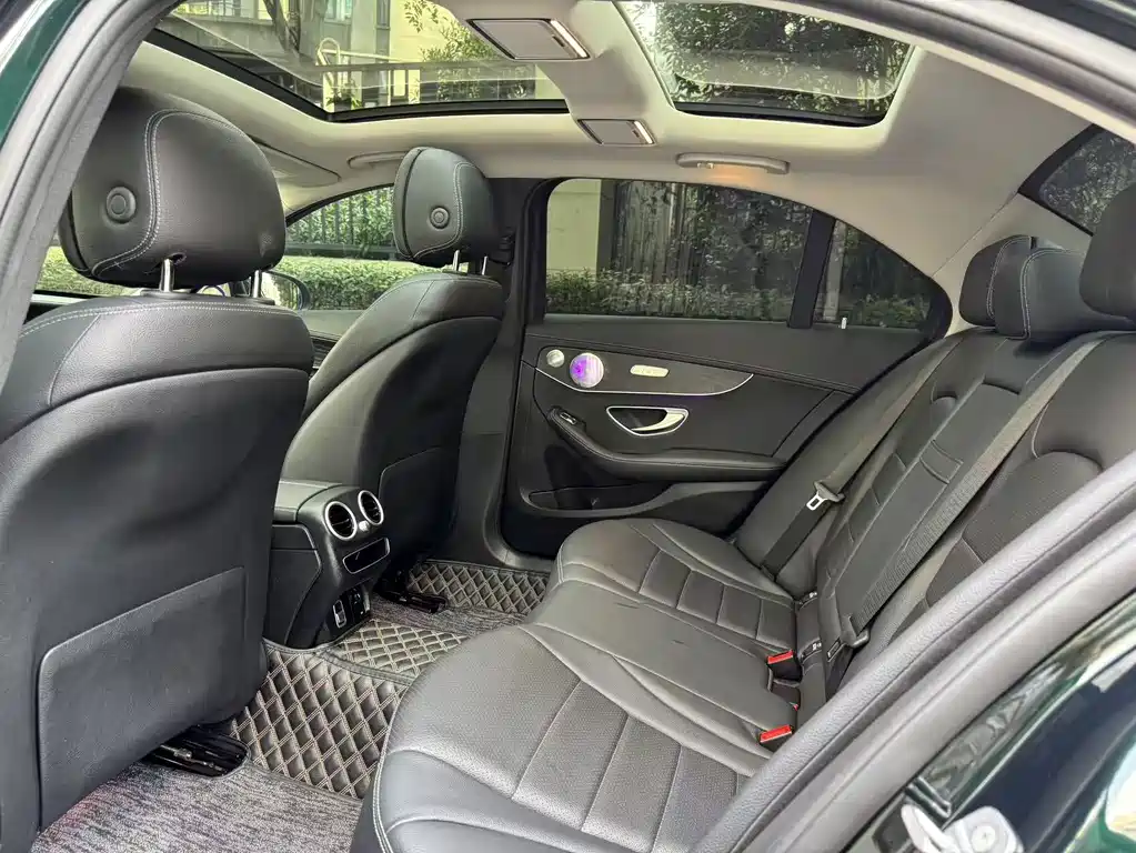 Mercedes-Benz C-Class — миниатюра 5