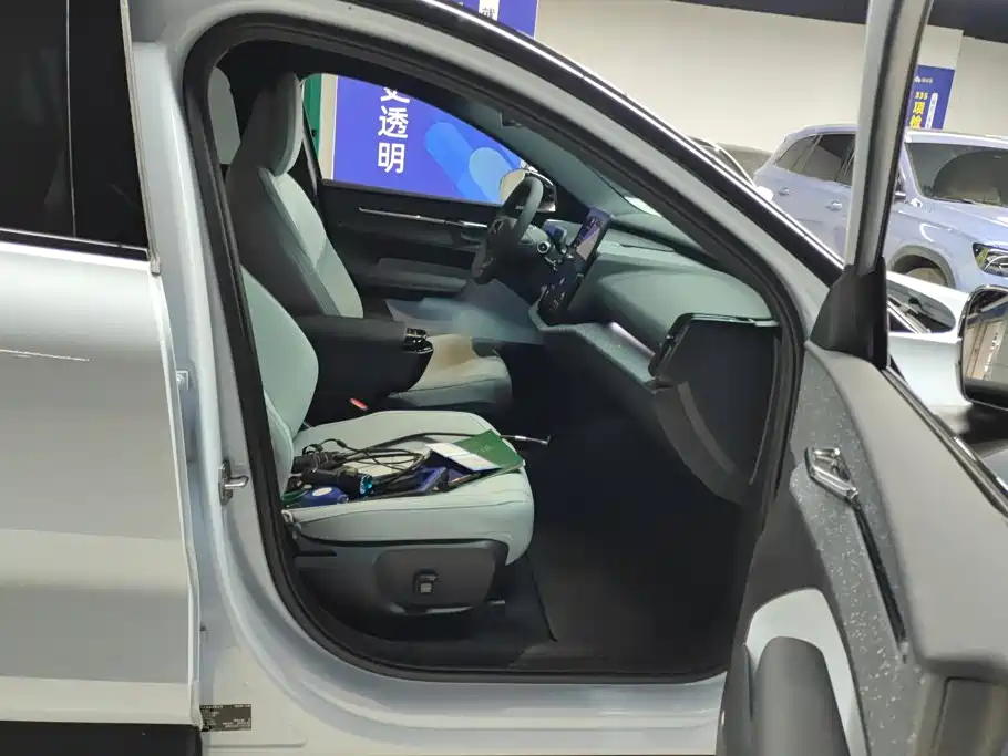 Volvo EX30 — миниатюра 8