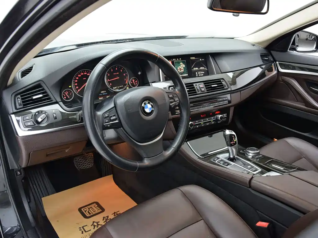 BMW 5 Series — миниатюра 5