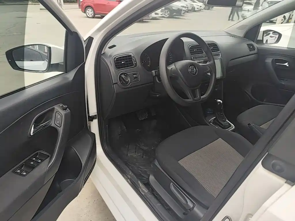 Volkswagen Polo — миниатюра 16