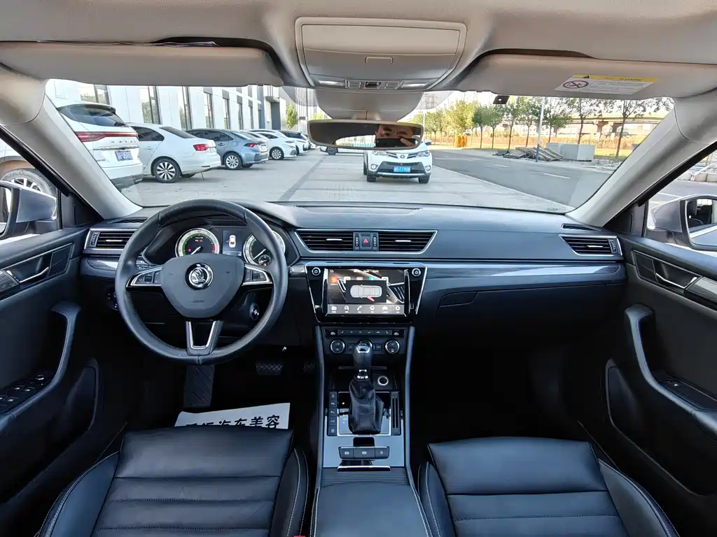 Skoda Superb — миниатюра 26