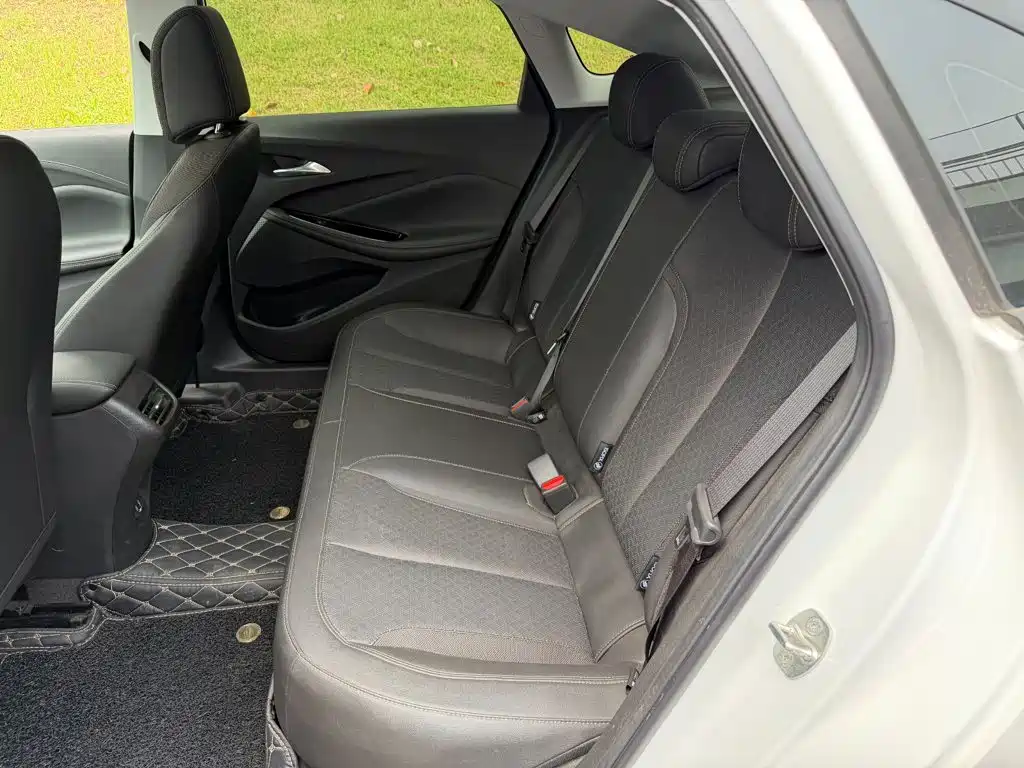 Buick Verano — миниатюра 12