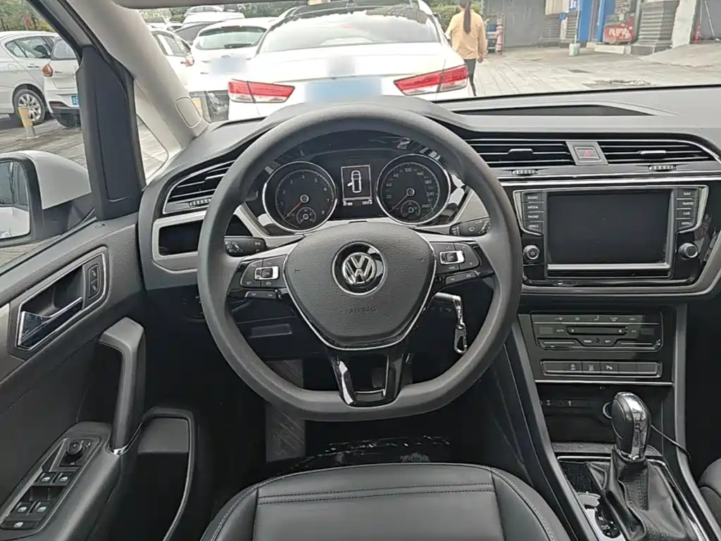 Volkswagen Touran — миниатюра 11