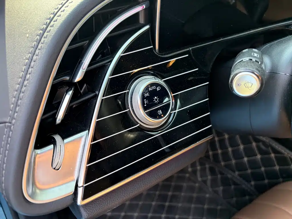 Mercedes-Benz E-Class — миниатюра 26