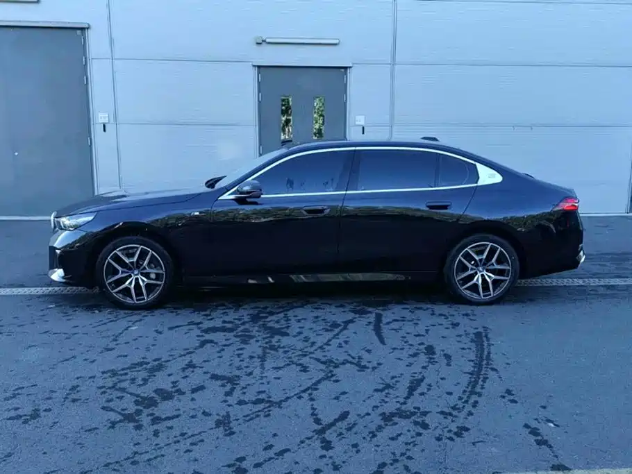 BMW i5 — миниатюра 4