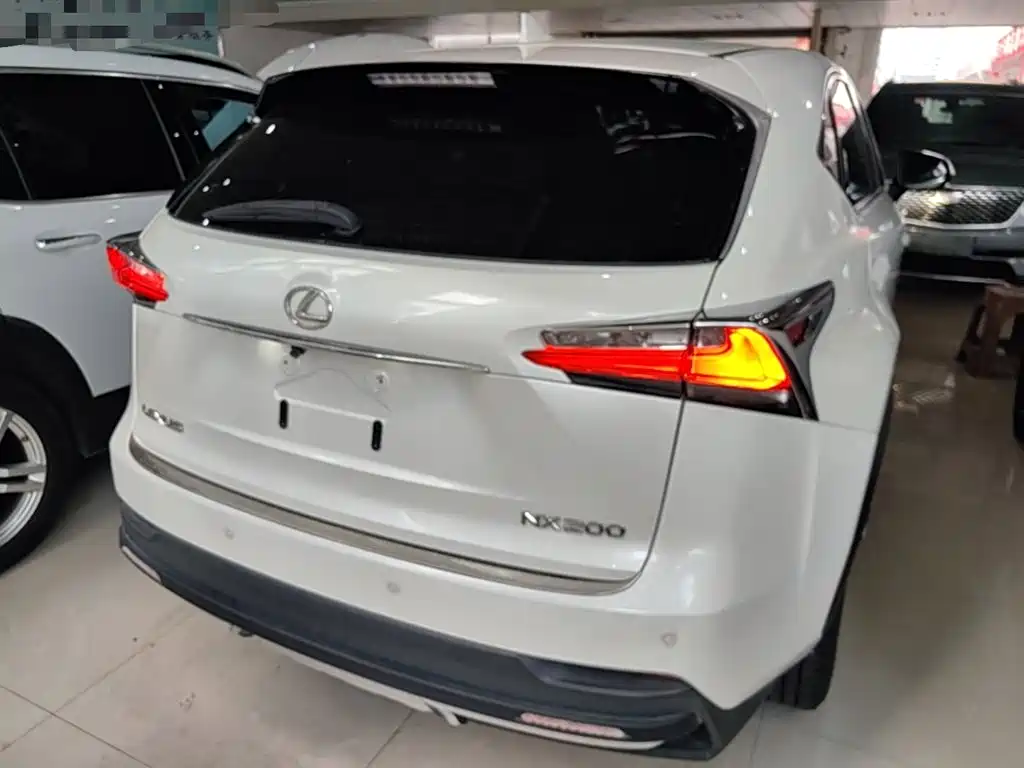 Lexus NX — миниатюра 6
