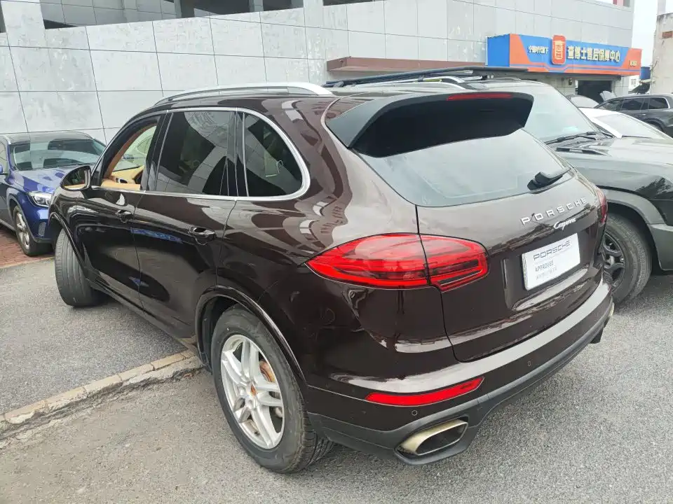 Porsche Cayenne — миниатюра 4