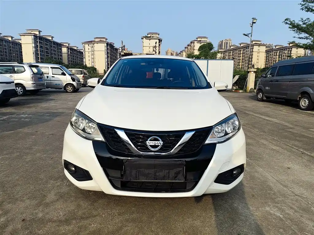 Nissan Tiida — миниатюра 2