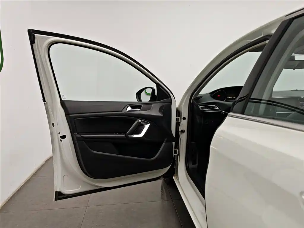Peugeot 308S 2015 1.2T AT