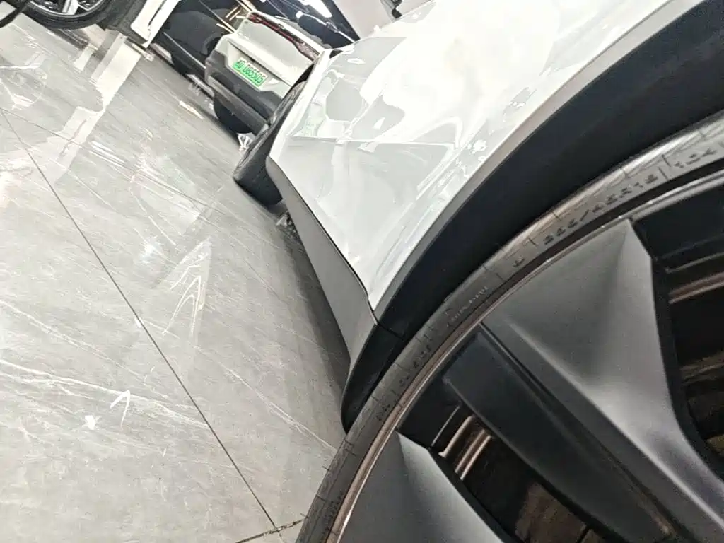 Tesla Model Y — миниатюра 22
