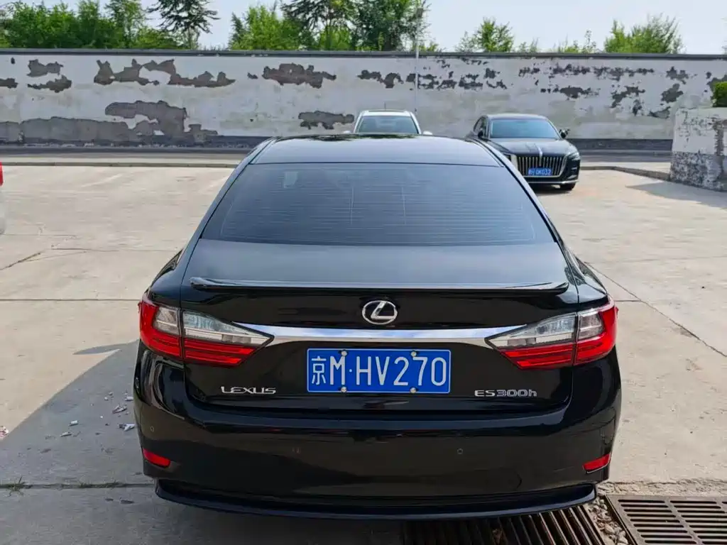 Lexus ES 2015 300h Comfort