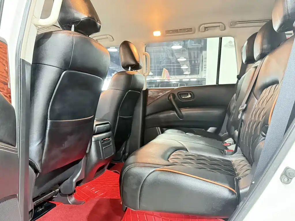 Nissan Patrol — миниатюра 6