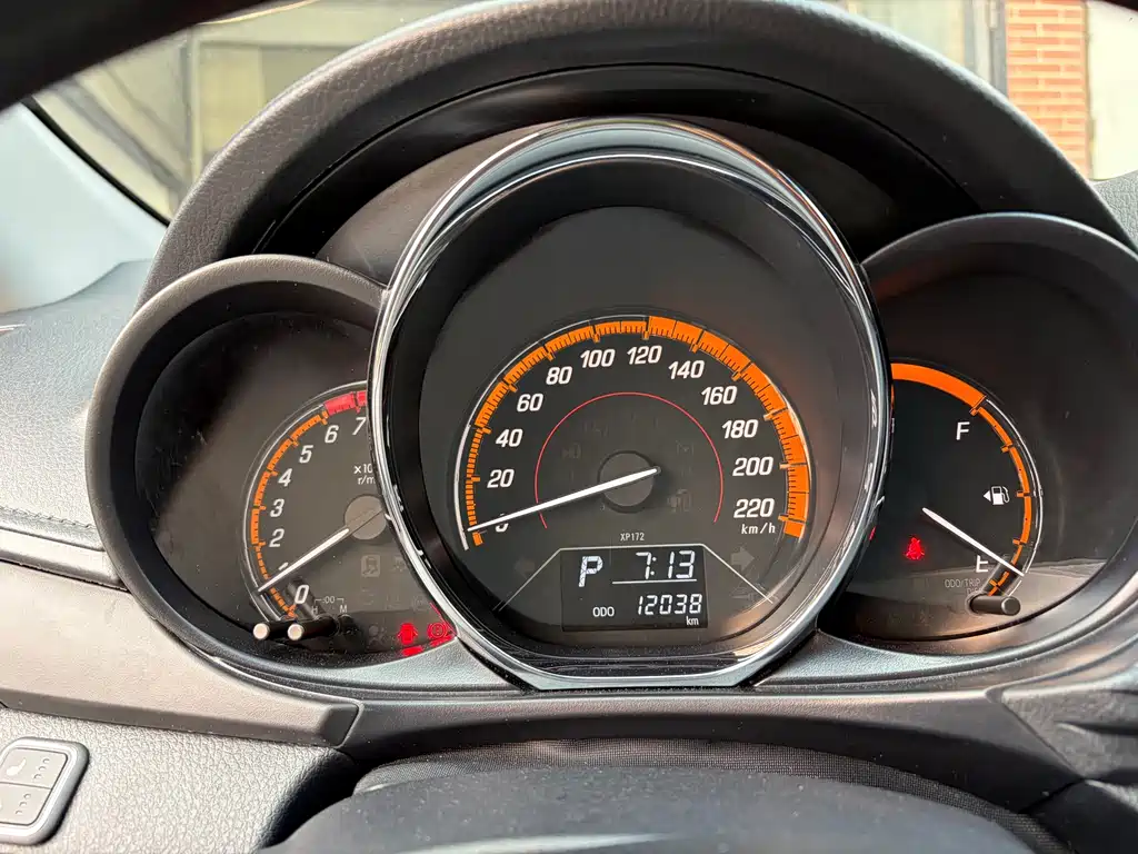 Toyota Yaris L — миниатюра 19
