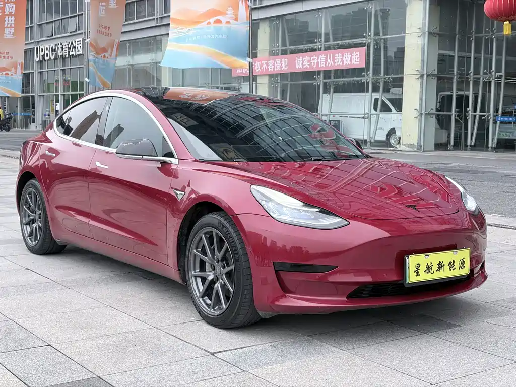Tesla Model 3 — миниатюра 3
