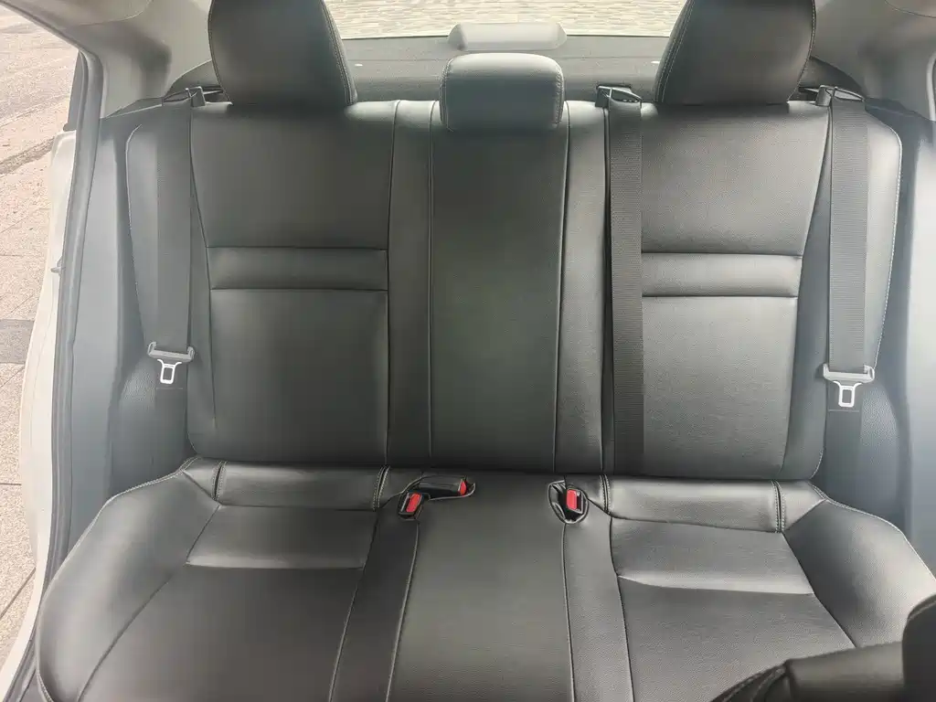 Toyota Yaris L — миниатюра 8