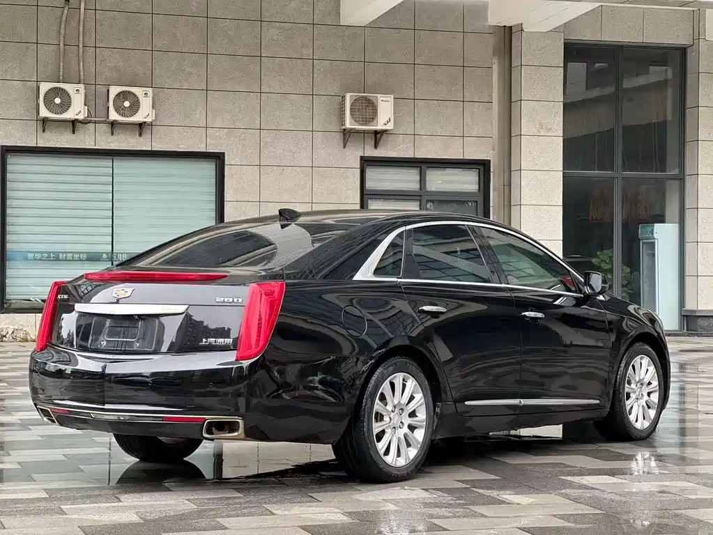 CADILLAC XTS