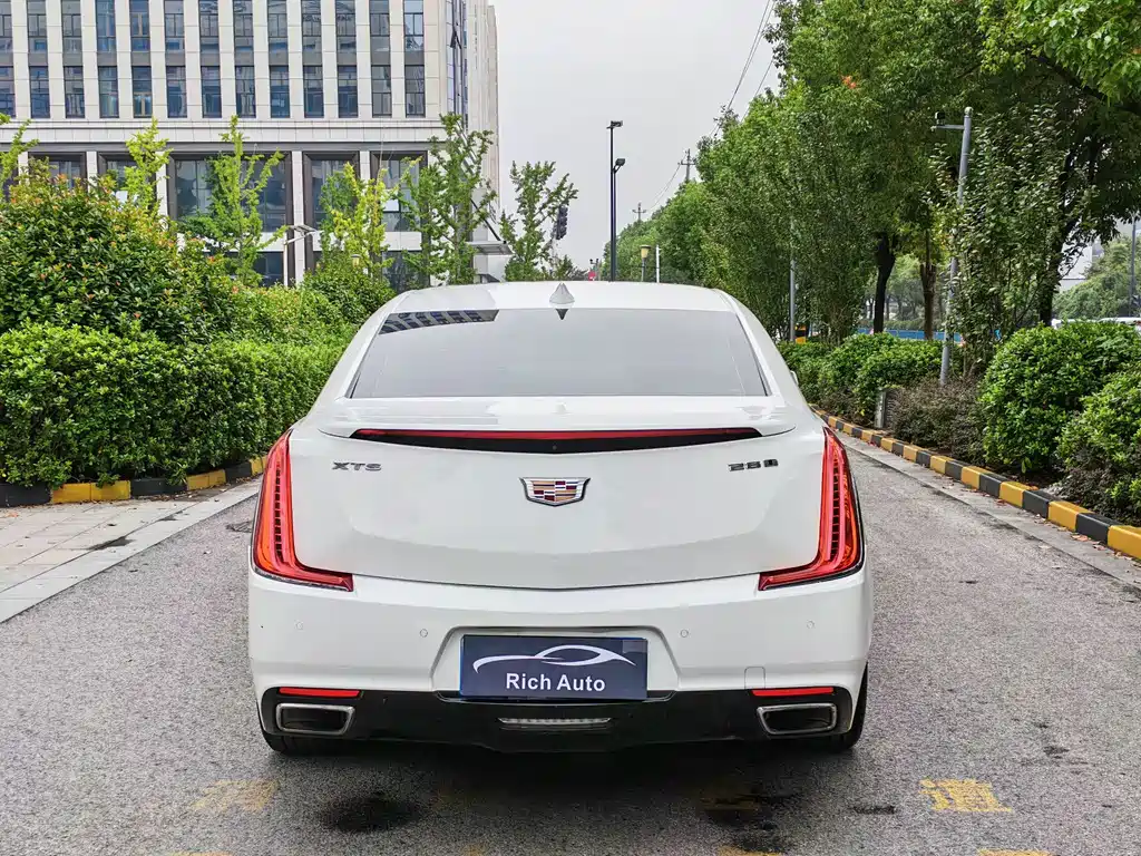 Cadillac XTS — миниатюра 5