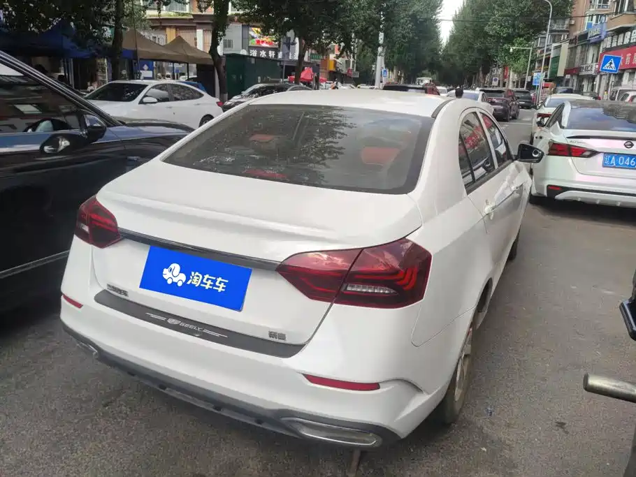 Geely Emgrand - фото 3