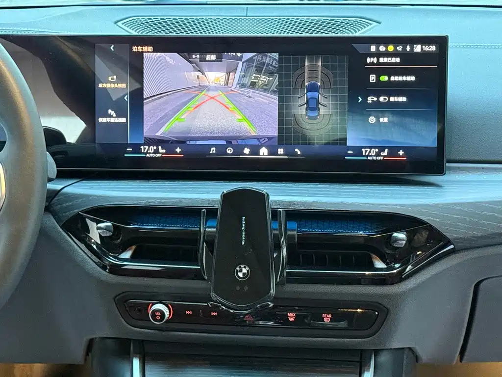 BMW 3 Series — миниатюра 12