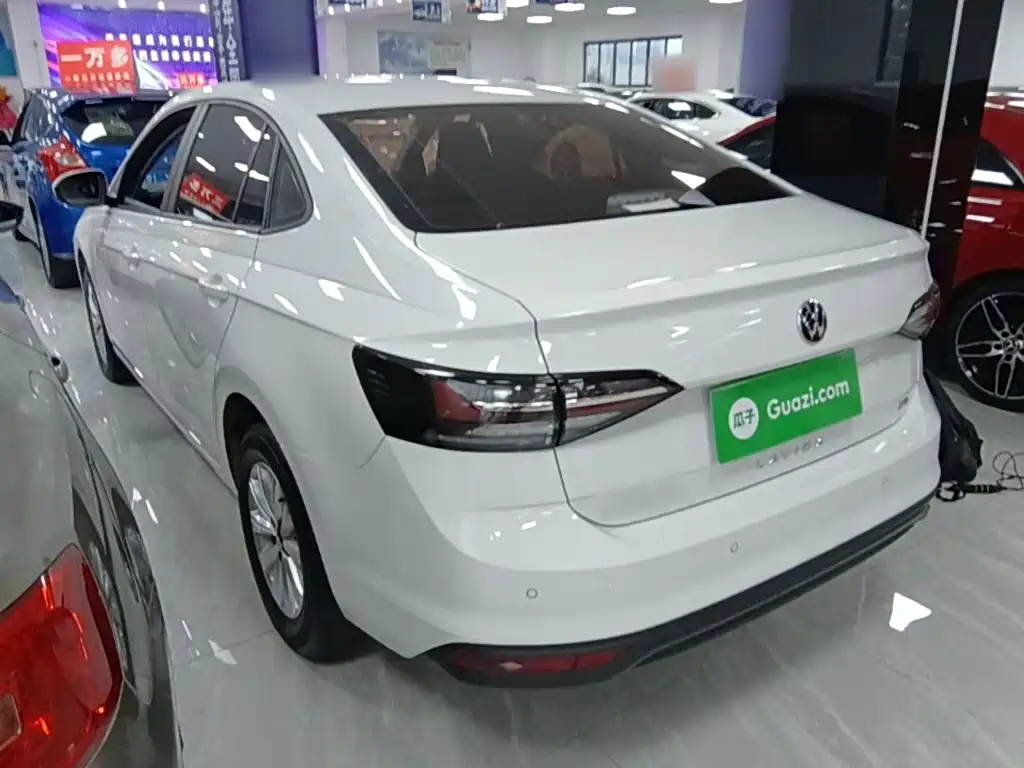 Volkswagen Lavida — миниатюра 5